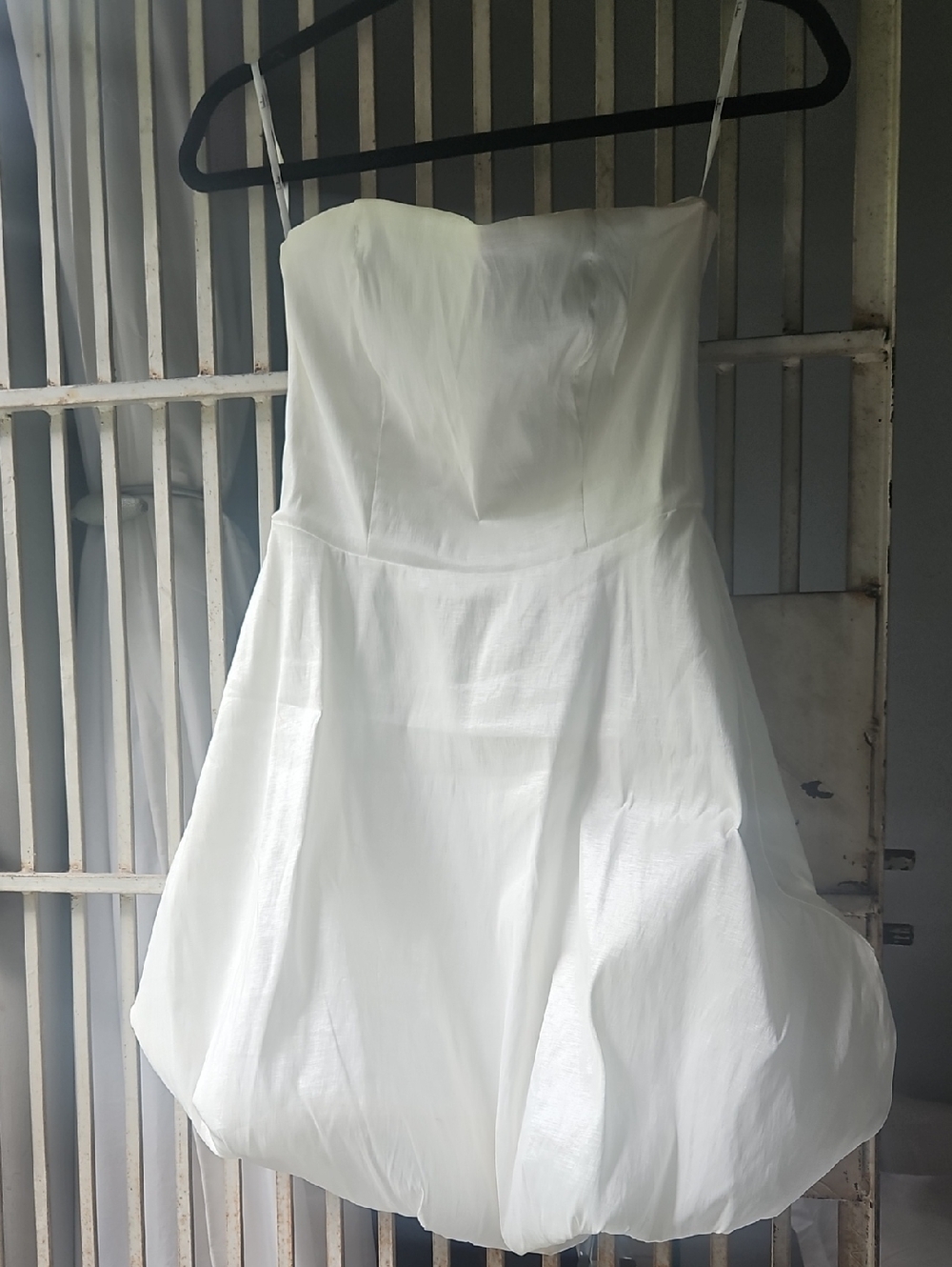 Lulu's Strapless White Bubble Hem Cocktail Dress